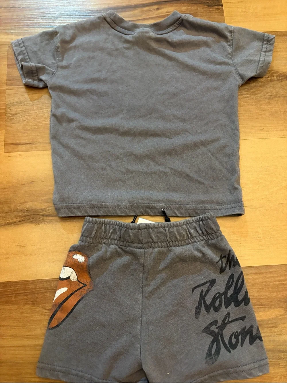 The Rolling Stones Kids Gray Graphic Tee & Shorts Set with Tongue Print
